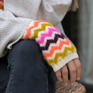 Chevron wrist warmer gloves