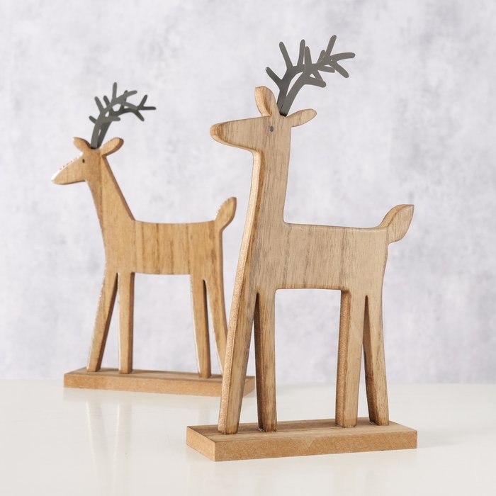 Wooden reindeer dec