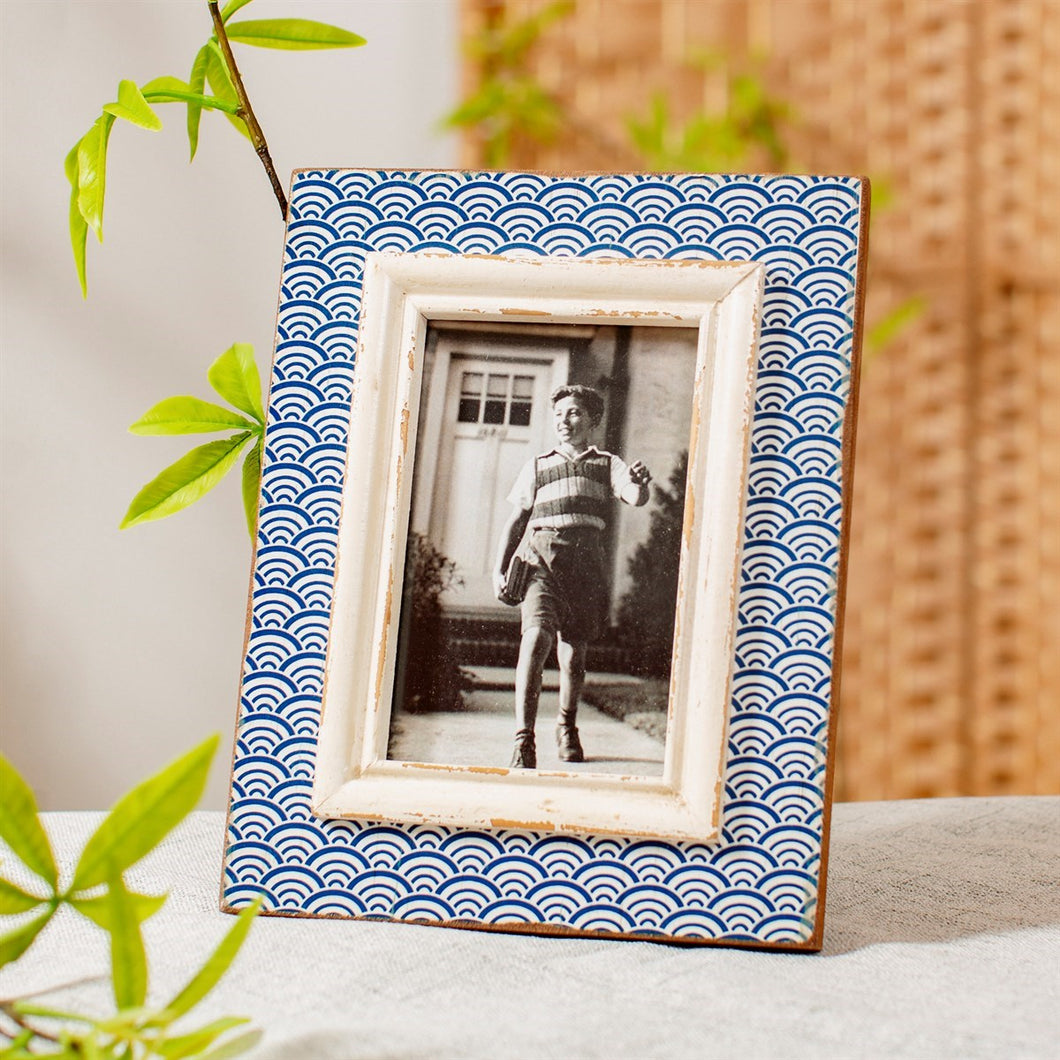 Blue wave photo frame