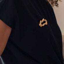 Load image into Gallery viewer, Rectangle brooch - gold colour
