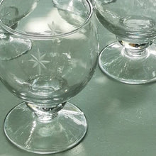 Load image into Gallery viewer, Wine glass - stars
