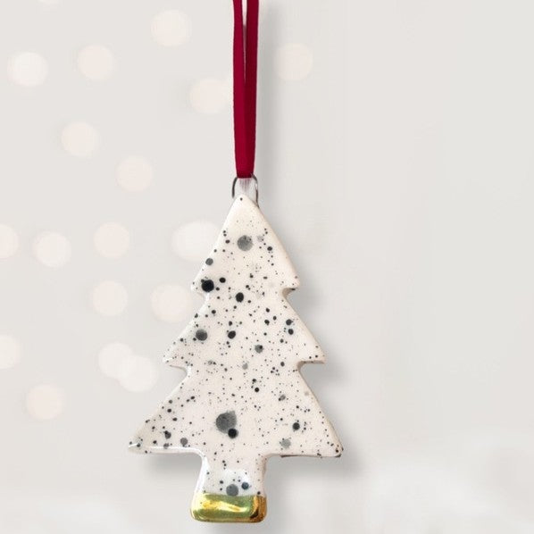Xmas dec - Xmas tree with spotty design