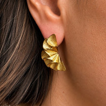 Load image into Gallery viewer, Everyday ruffle earrings - gold
