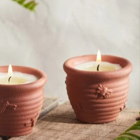 Nature's garden - small bee candle pot - geranium