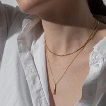 Load image into Gallery viewer, Minnow necklace - gold
