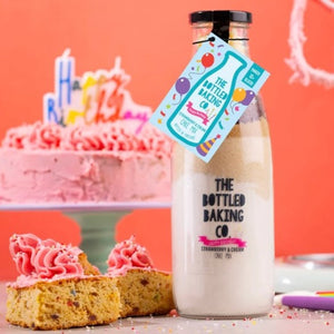 Happy birthday - strawberries & cream cake mix in a bottle