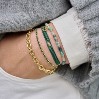 Jump emerald green friendship beaded bracelet