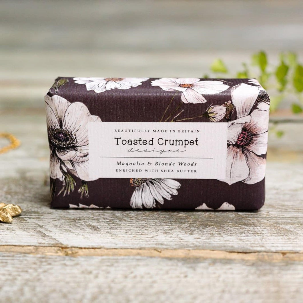 Magnolia & blonde woods soap bar