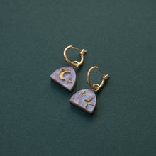 Load image into Gallery viewer, Moon rising arc stud earrings - lilac marble
