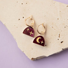 Load image into Gallery viewer, Moon rising arc stud earrings - lilac marble
