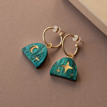 Load image into Gallery viewer, Moon rising arc stud earrings - lilac marble
