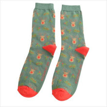Load image into Gallery viewer, Reindeer &amp; holly socks - green
