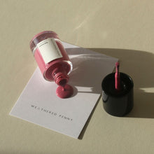 Load image into Gallery viewer, Vegan &amp; non toxic nail polish - various colours
