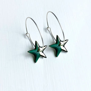 Hoop earrings with pink star charms - gold