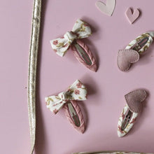 Load image into Gallery viewer, Elsie twisty bow clips
