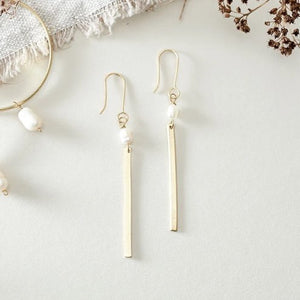 Pearl bar earrings