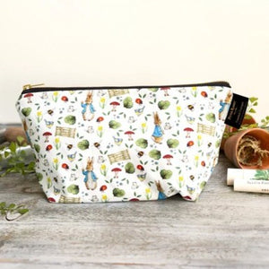 Peter Rabbit fresh meadow breeze wash bag