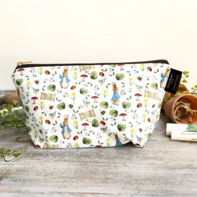 Peter Rabbit fresh meadow breeze wash bag