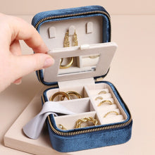 Load image into Gallery viewer, Square travel case - navy
