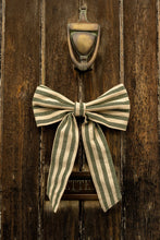 Load image into Gallery viewer, Xmas dec - stripe bow - small - pine green
