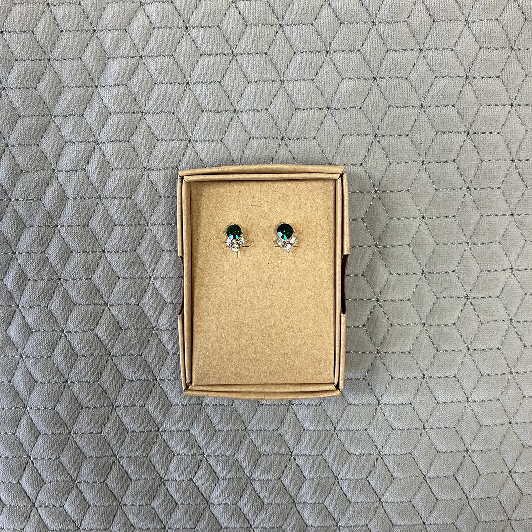 Vintage style green stud earrings