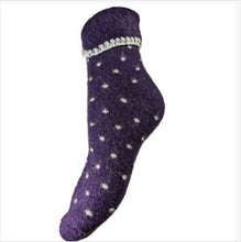 Load image into Gallery viewer, Cuff socks - purple with cream spots
