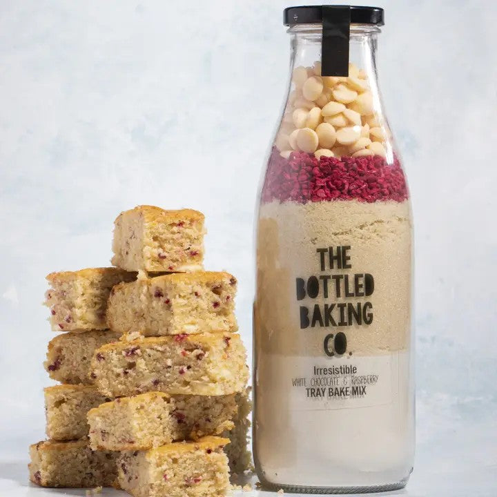 White choc & raspberry tray bake mix