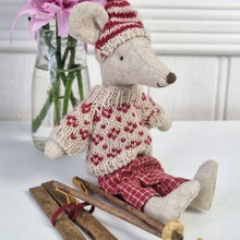 Load image into Gallery viewer, Winter mouse with ski set - mum - red
