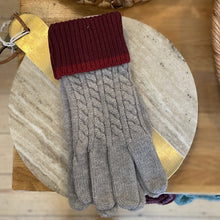 Load image into Gallery viewer, Matty knit gloves - grey &amp; burgundy
