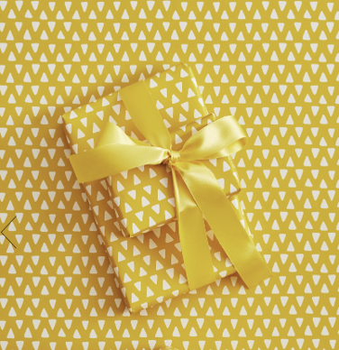 Triangle gift wrap yellow