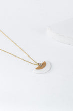 Load image into Gallery viewer, Porcelain gold ora necklace gold vermeil chain
