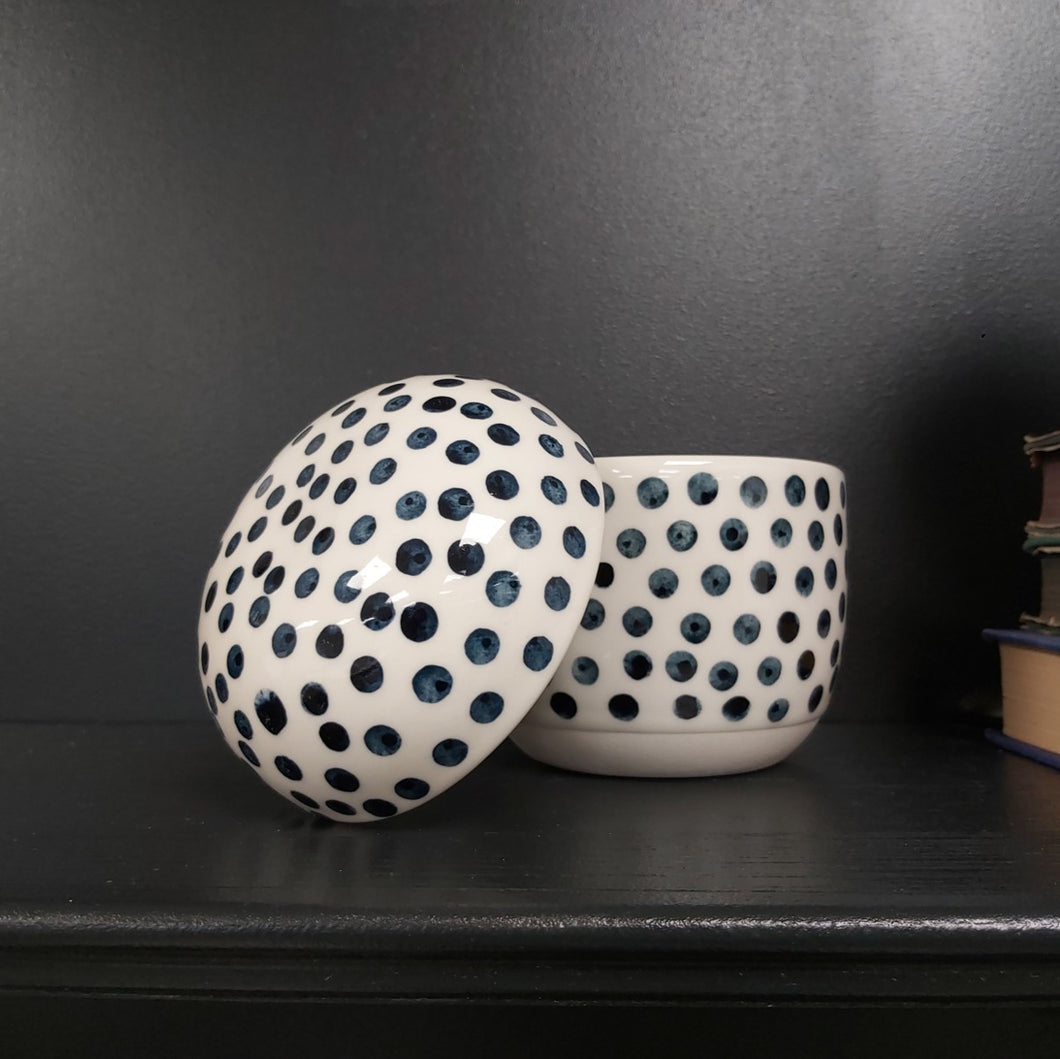Spotty ceramic decorative pot