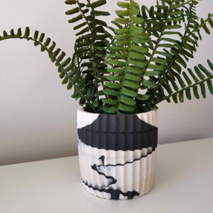 Plant pot - small - black/white/nude
