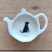 Load image into Gallery viewer, A fabulous tea bag dish for all black lab lovers. Presented in its very own kraft gift box to make the perfect present.
