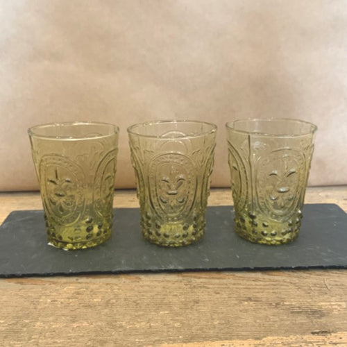 A super stylish drinking glass in recycled glass. 