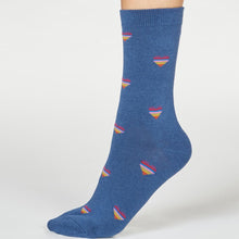 Load image into Gallery viewer, Cretia heart stripe socks
