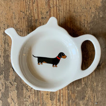 Load image into Gallery viewer, A fabulous tea bag dish for all dachshund lovers. Presented in its very own kraft gift box to make the perfect present.
