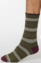 Load image into Gallery viewer, Edoardo bamboo striped socks - khaki green
