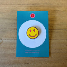 Load image into Gallery viewer, Smiley face enamel pin
