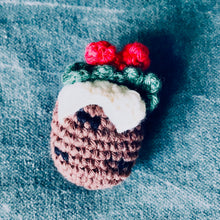 Load image into Gallery viewer, Mini Christmas pud brooch
