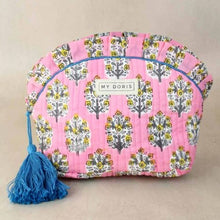 Load image into Gallery viewer, Mini frill block prink make-up bags
