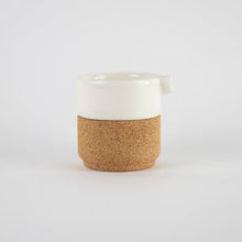 Load image into Gallery viewer, Earthware milk jug - cream

