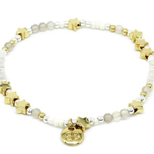Load image into Gallery viewer, Porrima pearl &amp; gold star charm stretch bracelet
