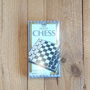 Magnetic travel chess
