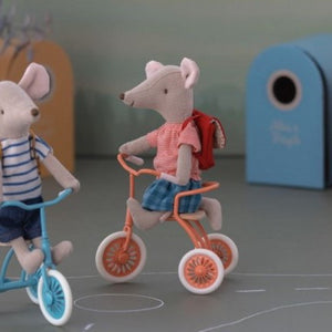 Tricycle mouse - big sister with bag - red