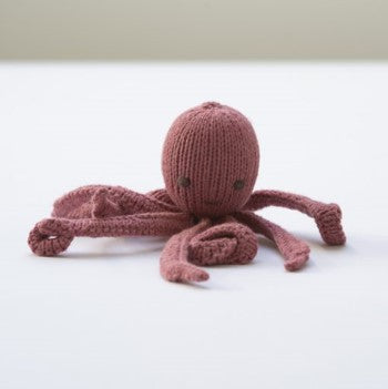 Knitted octopus - raspberry