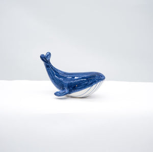 Magnetic decorative whale