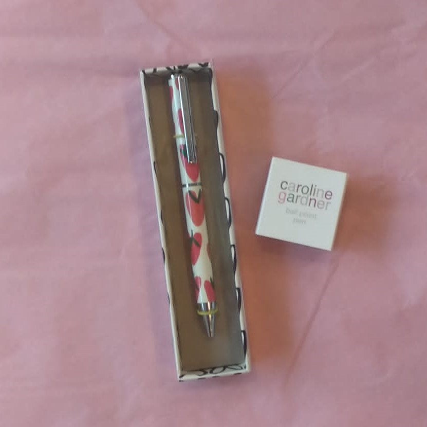 Strawberry heart pen in a box