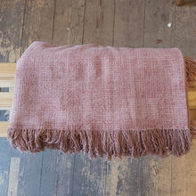 Load image into Gallery viewer, Jute cotton frilled throw - mushroom pink
