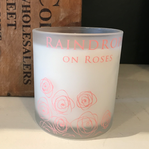 Raindrops on Roses candle - orange, cedarwood & clove
